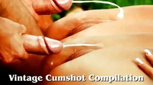 කළුදුරු පැටියෙක් පැද උරා බොනවා
