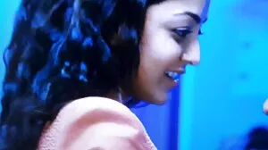 40 හැවිරිදි MILF සමඟ විනෝදජනක එළිමහන් ත්‍රිත්වය