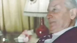 කළු ගණිකාව කළු කුකුළා උරා බොයි