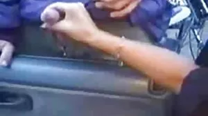 ස්ටෙප්සන් ඇයට පාඩමක් ඉගැන්වීමට තම කුඩම්මාගේ තද පුකට පහර දෙයි