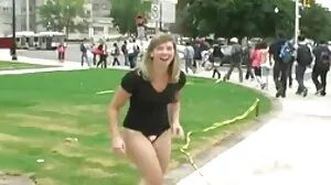 අං බබාලා ත්‍රිත්වයේ කුකුළා බෙදා ගනිති