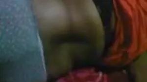 යොවුන් වියට ලෙවකන අලංකාර සුළු මව