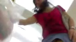ජපන් යෞවනිය ඇගේ පුකේ කම්මුල පුරවයි