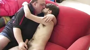 වාසනාවන්ත සීයා තරුණ පුකට ගසයි