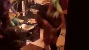 අධ්‍යක්ෂ Dink Flamingo Active Duty flip fuck එකකට සූදානම්