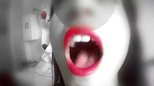 Eliie 18 ශිෂ්‍ය නිල ඇඳුමෙන් ගයි විසින් කෙලෙව්වා